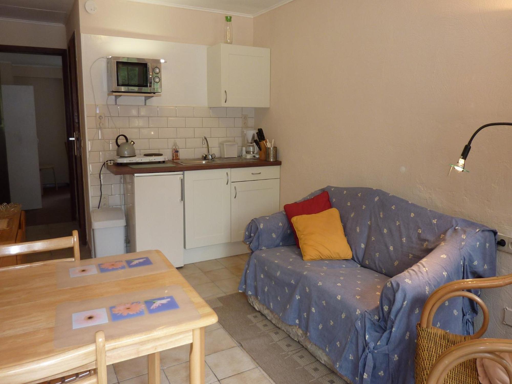 Gorgeous Apartment In Bohon With Garden Furniture And Bbq Барво Екстер'єр фото
